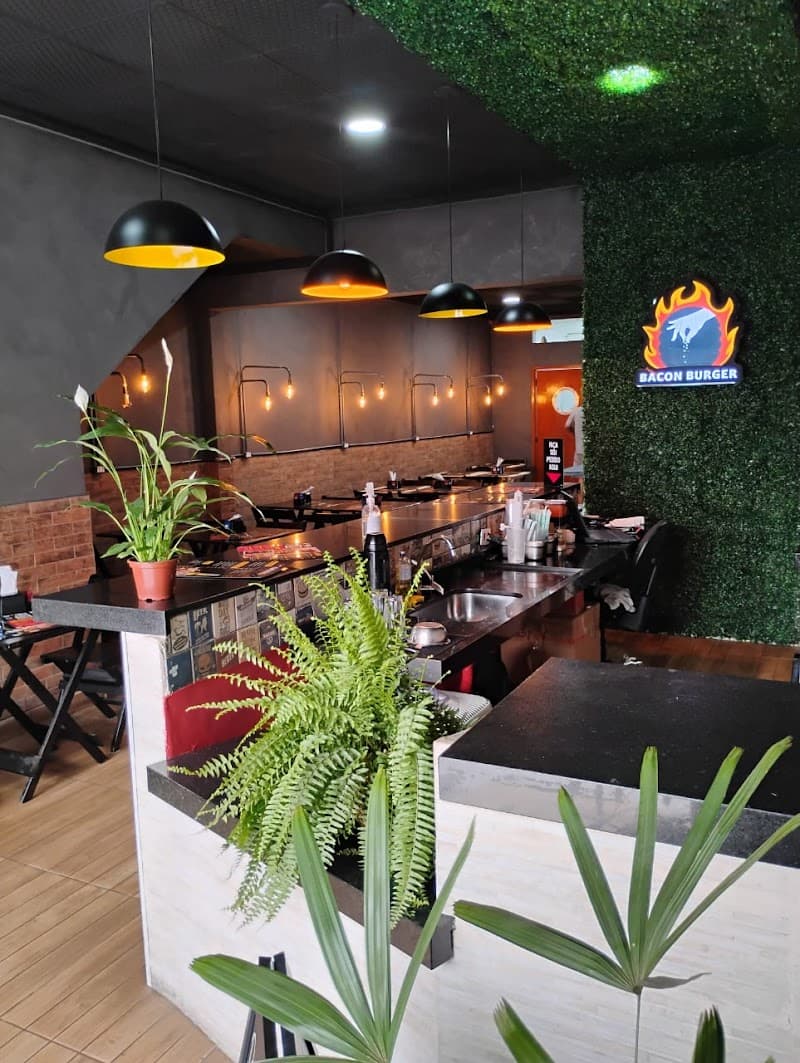 Giones Bacon - Hamburgueria na Lapa - SP | Burgers na Brasa